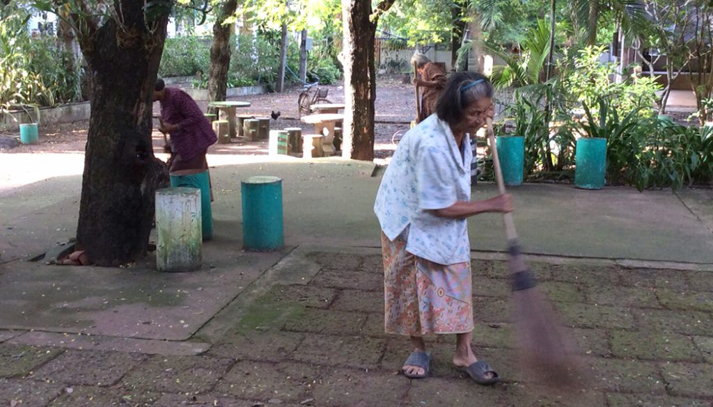 งานบำเพ็ญกุศล คุณแม่ปี อำพันธ์
